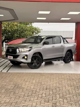 TOYOTA HILUX 2.8 SR 4X4 CD 16V DIESEL 4P AUTOMÁTICO